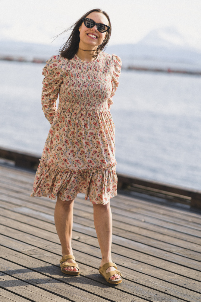Smocking Rouching Mini Dress Light Wallpaper Vakre Vene